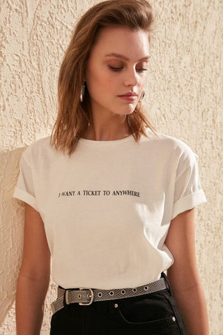 Trendyol Printed Semi-Fitted Knitted T-Shirt TWOSS20TS0207