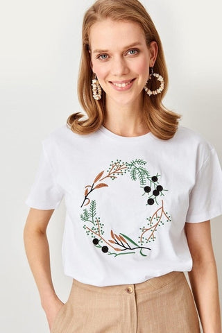 Trendyol Women’s Summer Basic Cotton Casual T-Shirt White Embroidered Knitted  Streetwear tops Women Basic Casual tShirt TWOSS19PB0018