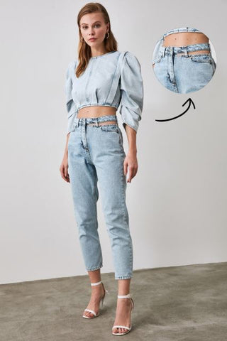 Trendyol Cut Out Detail High Bel Mom Jeans TWOAW21JE0268