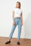 Trendyol Cut Out Detail High Bel Mom Jeans TWOAW21JE0268